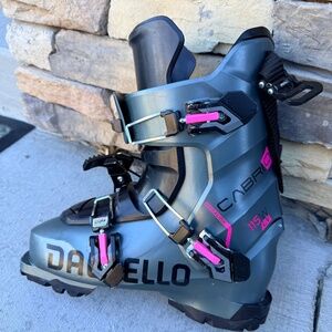 Dalbello Cabrio Women's Ski Boot - Gray and Pink